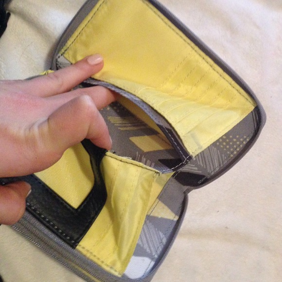 Wallet - Picture 3 of 4