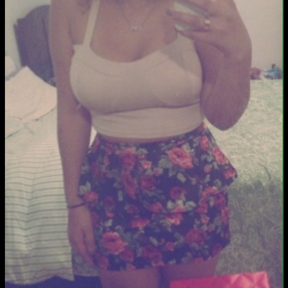 Crop top - Picture 2 of 2