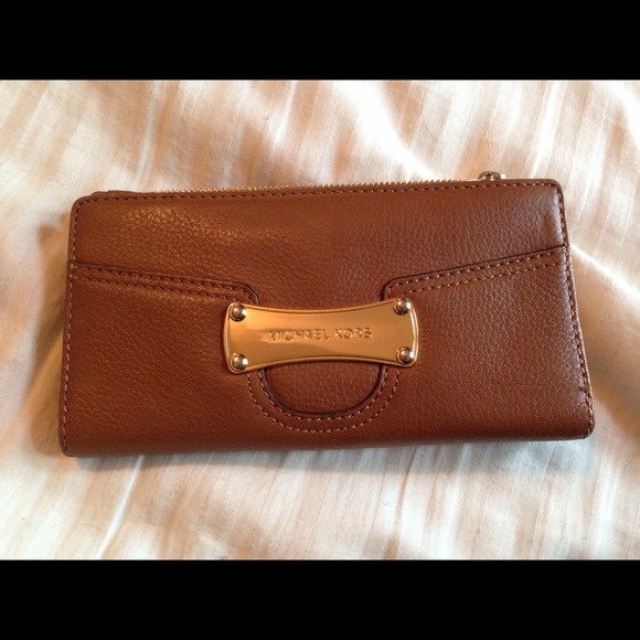 *sold* Authentic Michael kors wallet