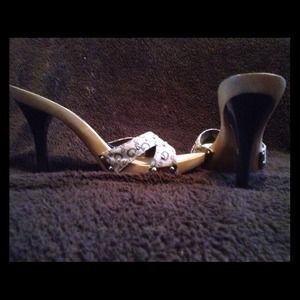 Guess heels FIRE SALE