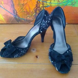 Black peep toe pumps