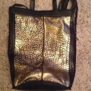 Pour la Victorie Bucket Bag