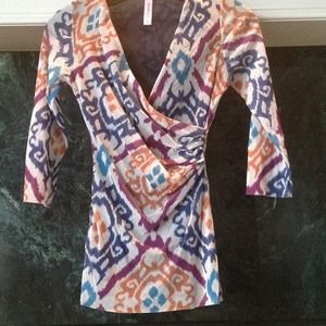 Sweet Pea 3/4 Sleeve Wrap Top Small