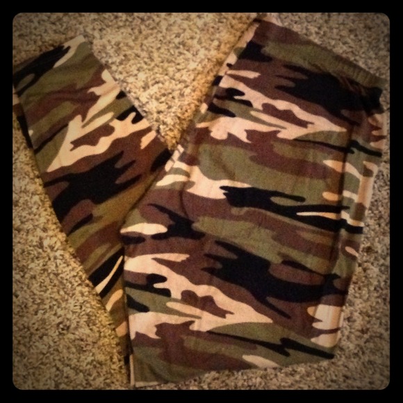 💢sold💢Camo Leggings