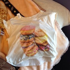 Brandy Melville Donut crop top