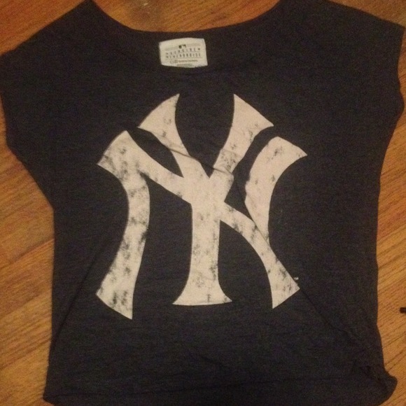 Vintage New York Yankees Logo Shirt