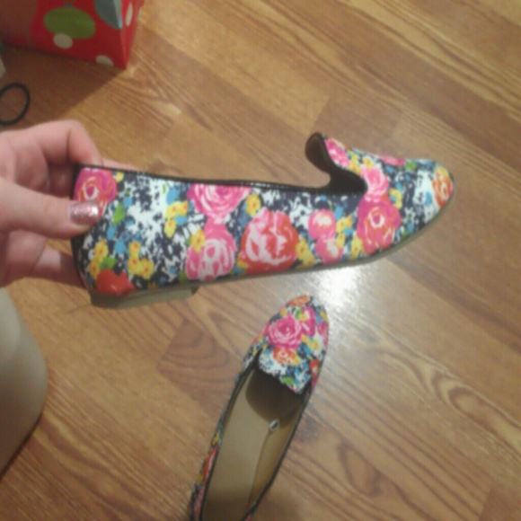 Cute floral flats