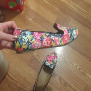 Cute floral flats