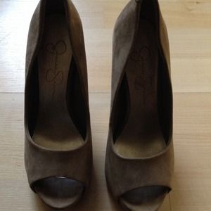 Jessica Simpson olive green suede heels