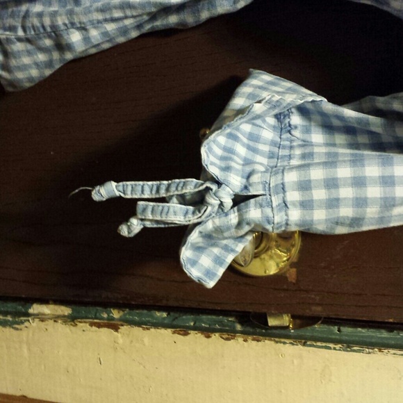 Blue and white plaid quarter length shirt - Picture 2 of 3