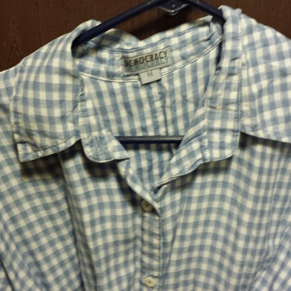 Blue and white plaid quarter length shirt - Picture 3 of 3