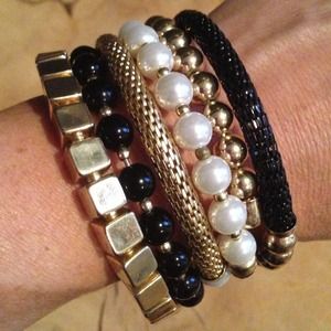 🌟"NEW" Awesome 6 wire wrap bead bracelet!!