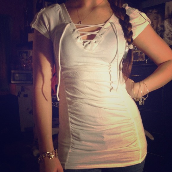 White tee