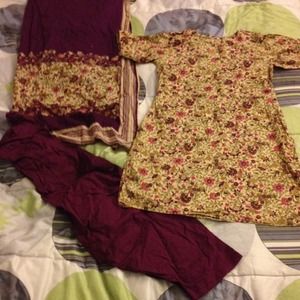 Pakistani shalwar kameez