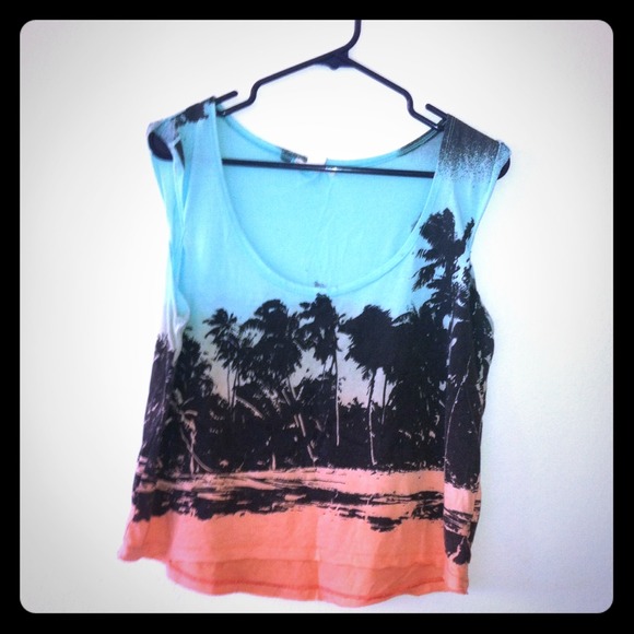 Billabong crop top!