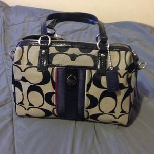 Coach Signature Hand Bag