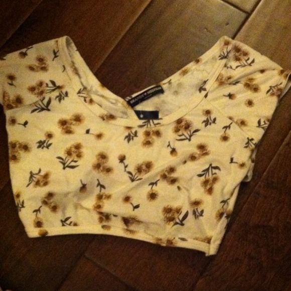 🔴sold🔴🌻Sunflower top 🌻