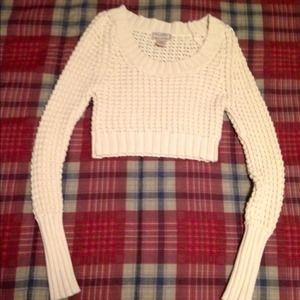Cropped cream sweater long sleeve