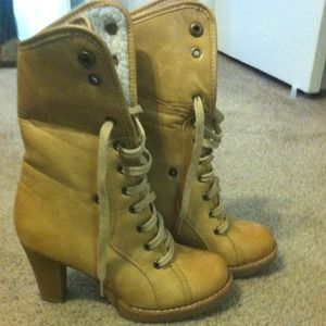Beautiful and multi way tan lace up boots booties