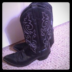 SOLD $75 paypal‼️Justin boots
