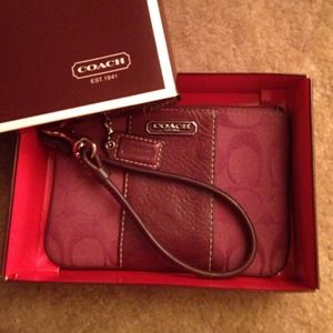 AUTHENTIC COACH WRISTLET 💜💜💜💜💜💜💜