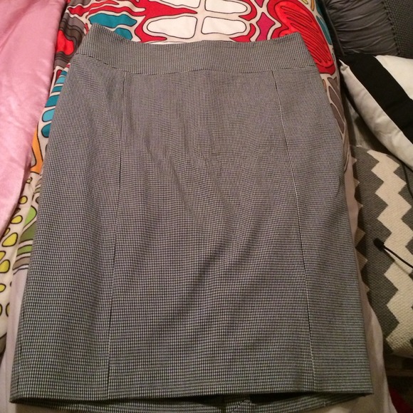 Pencil skirt - Picture 1 of 3