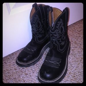 SOLD‼️Ariat Fatbaby's black with white stitching