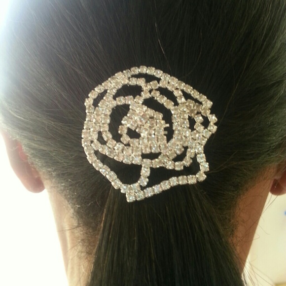 Rhinestone crunches - Picture 3 of 4