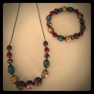 Necklace and bracelet set