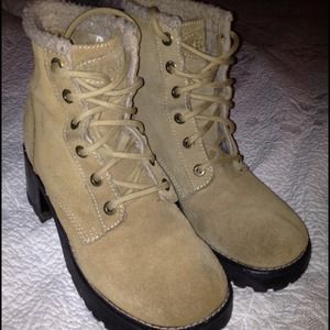 ❌Bundle❌Sketchers Boots