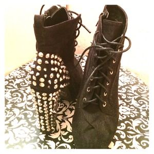 Jeffrey Campbell inspired Lita boots