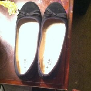Black velvet ballet flats with bow