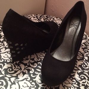 Kardashian Kollection suede wedges