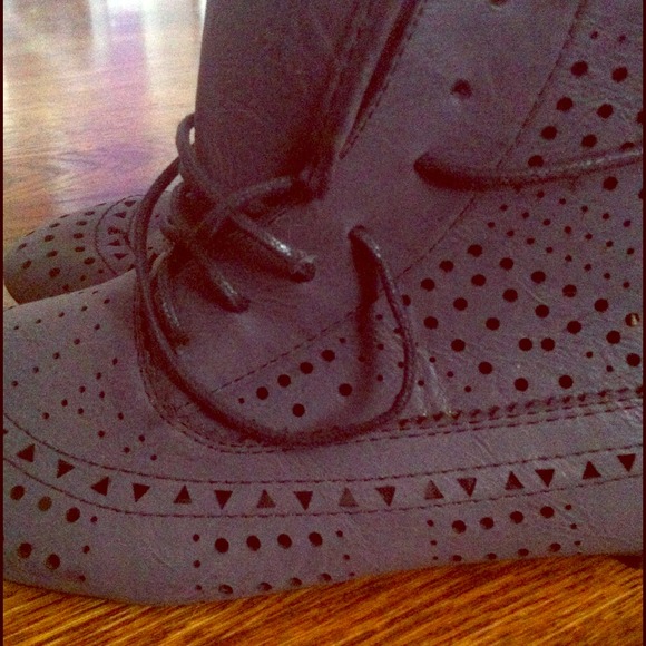 SOLD!! 💛 Dark Grey Cut Out Booties 💛