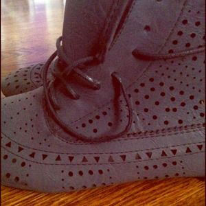 SOLD!! 💛 Dark Grey Cut Out Booties 💛