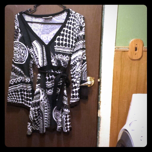 Long sleeve black and white print blouse - Picture 1 of 2