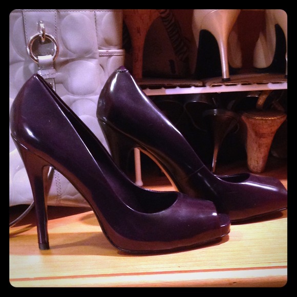 Plum Aldo Peep Toe Heels size 9 - new and stunning