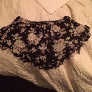 🚫SOLD🚫Brandy melville floral vodi shorts