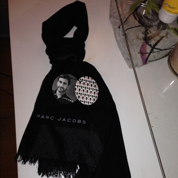 Marc Jacobs wool/cashmere metallic trim scarf - Picture 1 of 4