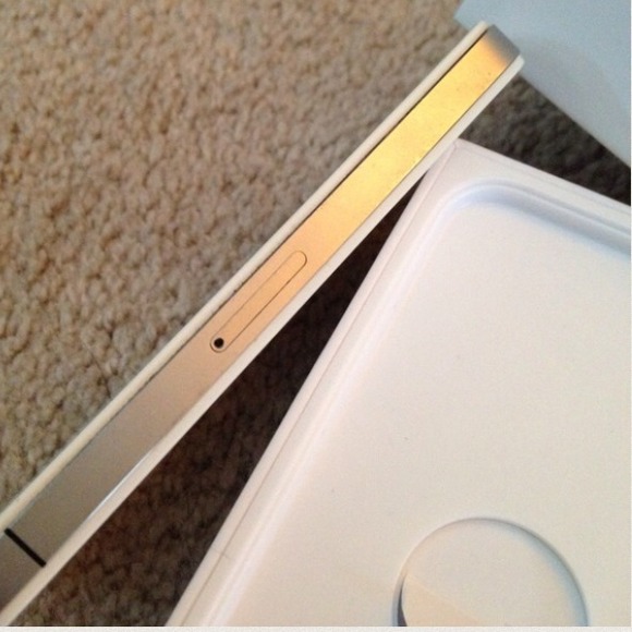 SOLD ❌ White iPhone 4  AT&T 8g EXCELLENT Condition - Picture 4 of 4