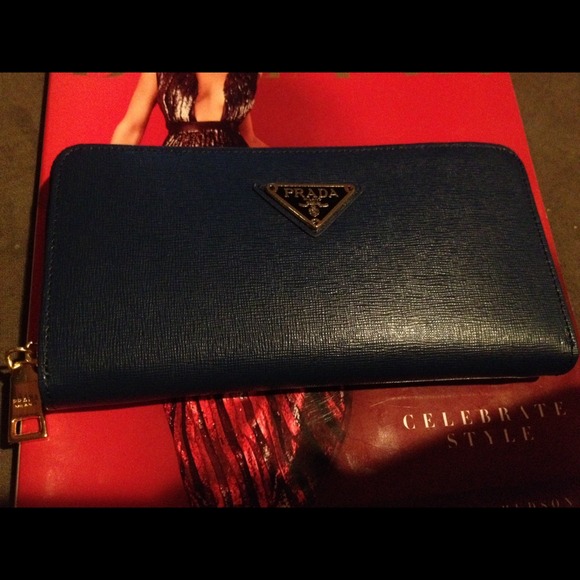 Prada wallet like