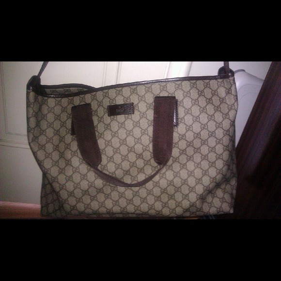 Gucci logo purse