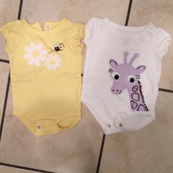 ♥️BUNDLED♥️Baby girl onesies