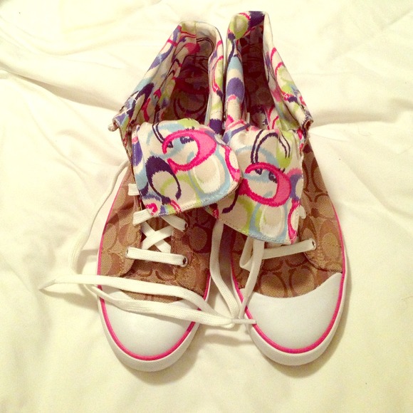 ✨🌟SOLD 🌟✨Brand new WOT coach high top sneakers