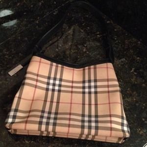 ❗️REDUCED❗️💯% Authentic small BURBERRY purse