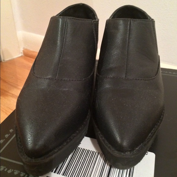 Deena & Ozzy Black Platform Shoes 😍