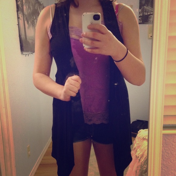 Black open over shirt thingy😜