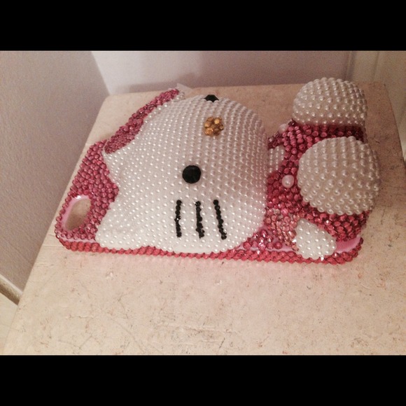 Hello Kitty iPhone 5 Cover - Picture 2 of 3