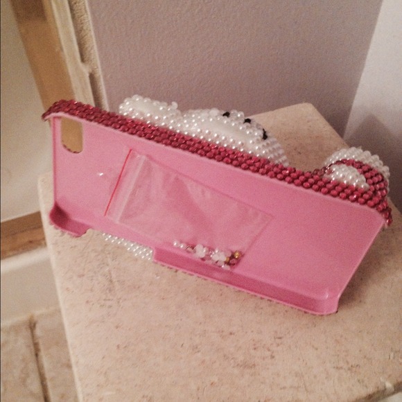 Hello Kitty iPhone 5 Cover - Picture 3 of 3