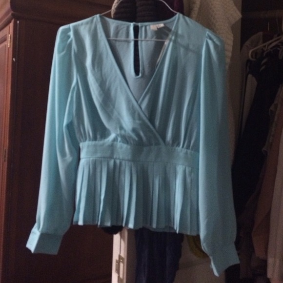 Top - Picture 2 of 2